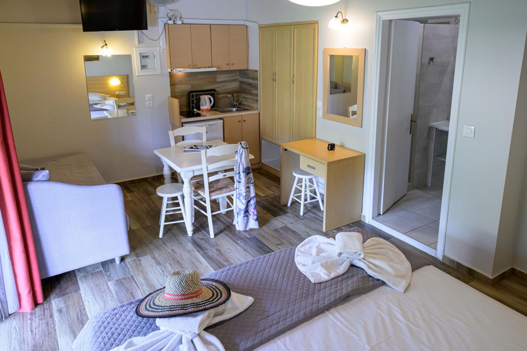 Rouda Bay Beach Hotel Mikros Gialos Ngoại thất bức ảnh